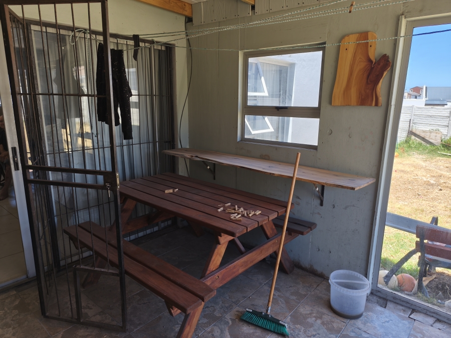 3 Bedroom Property for Sale in Perlemoenbaai Western Cape